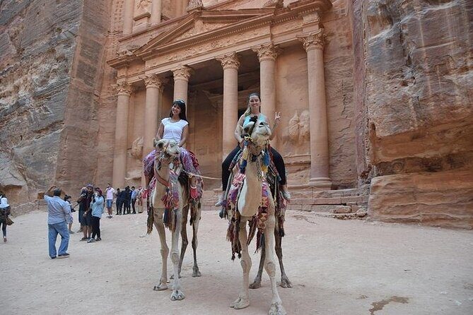 2 Days Tour of Petra, Wadi Rum, and Dead Sea from Amman - Entering Petra: Seeing a Masterpiece Without Getting Lost in Logistics