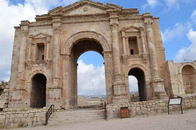 4-Day Tour from Amman: Amman, Nebo, Jerash, Petra, Wadi Rum and Dead sea - Day 3: Petra’s Siq and Monastery, then Wadi Rum at night