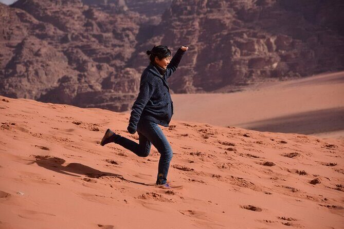 5 Day Tour: Amman Petra Jerash Mount Nebo Karak Castle Wadi Rum Red & Dead Sea - Hotels, camp night, and what your meals look like