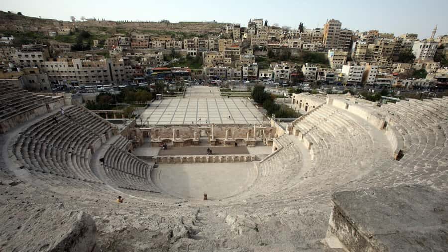 Amman City Tour From Amman - King Abdullah I Mosque: what makes it stand out in real life