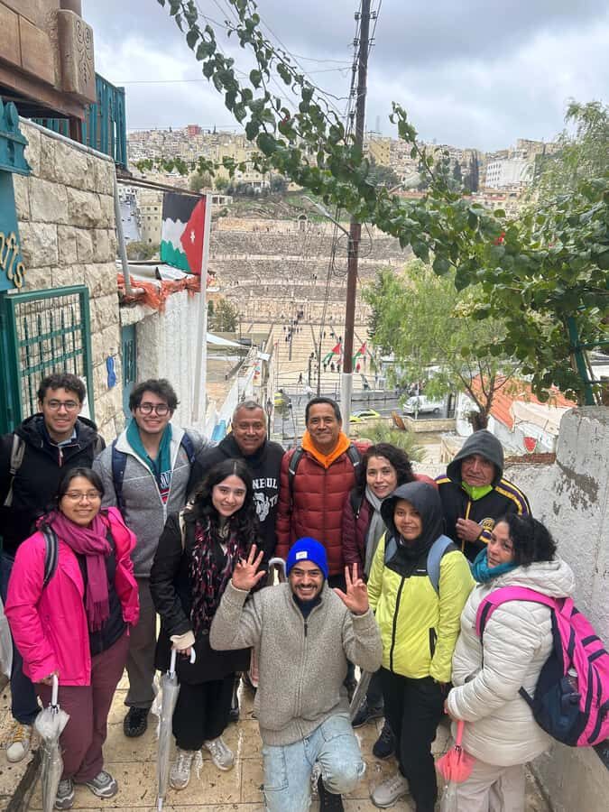 Amman: Hidden Gems & Underground Local Neighborhoods Tour - Street Art Alleys, Tiny Galleries, and Record-Store Style Stops