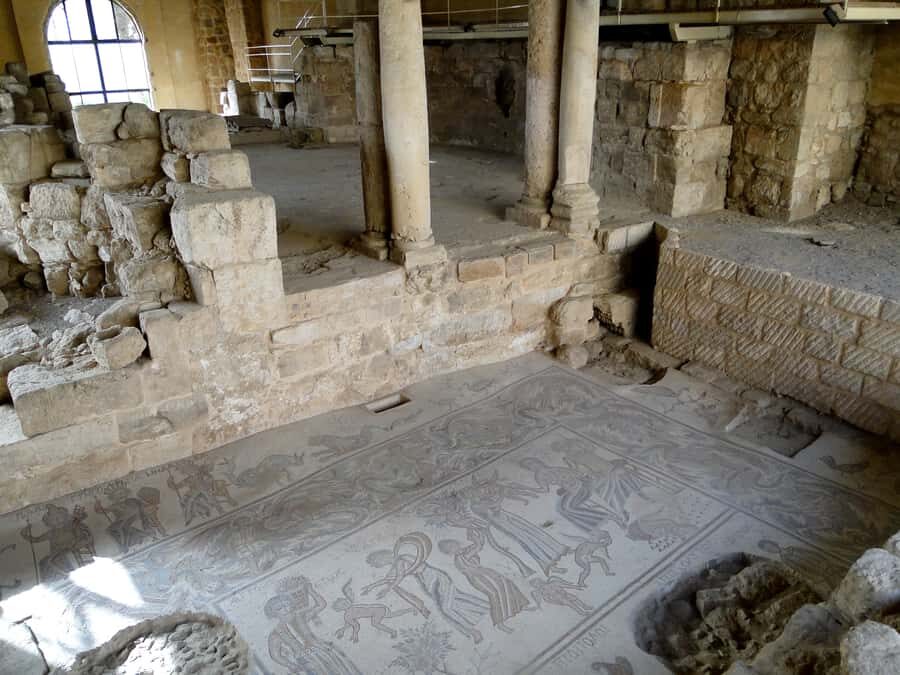 Amman: Private Half-Day Tour to Madaba & Mount Nebo - Using Your Lunch Hour in Madaba Wisely