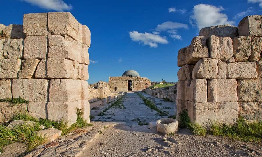 Amman Sightseeing Private Tour with Additional Options - Abdoun and Swefieh: the upscale neighborhoods ride