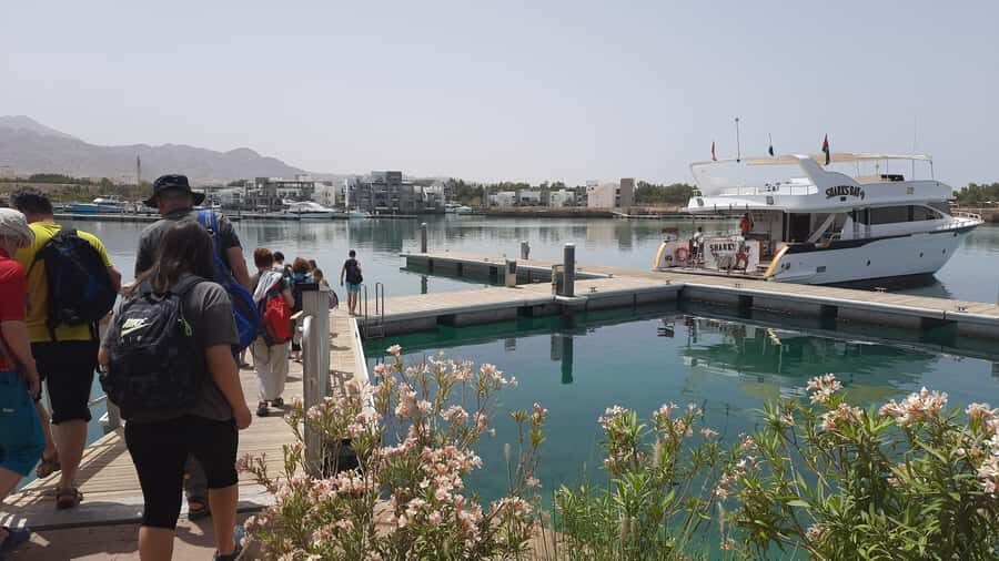 Aqaba: Red Sea Snorkeling Boat Trip with Buffet Lunch - Should you book this Aqaba snorkel-and-lunch trip?