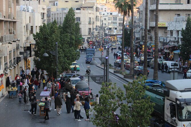 Day or Night Walking Tour in Downtown With Local - Balad downtown: ka’ak, falafel, and the feel of old Amman