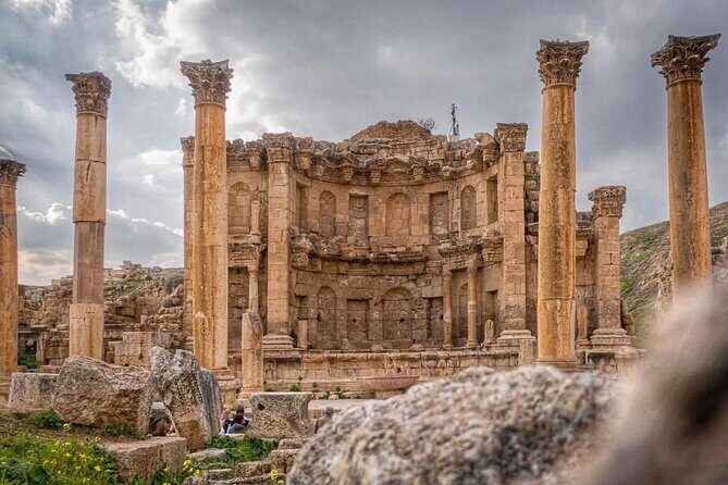 Day Tour Jerash, Ajloun and Umm Qais From Amman - Umm Qais (Umm Qais/Gadara): Roman Ruins with a Three-Country View