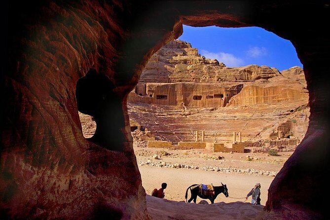 Day Tour To Petra Transfers Only From Amman - Pickup, A/C comfort, and the real shape of the long day
