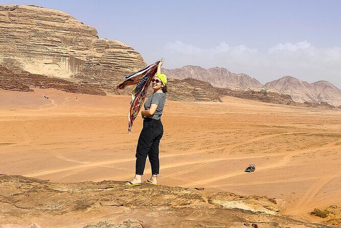 Day Tour / Traditional Meals / Over Night - Burdah Rock Bridge lunch: when the desert pauses for food