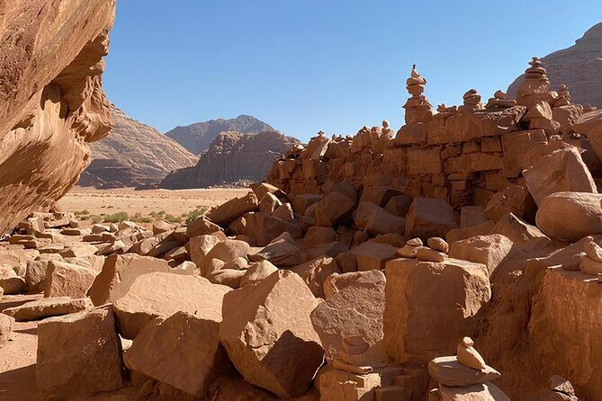Discover Wadi Rum by 4x4 with a Bedouin guide - Um Ishrin canyon inscriptions: where the rocks start talking