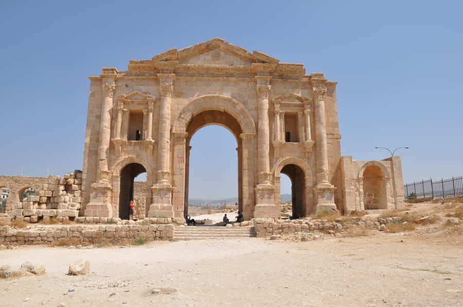 From Amman: Private Jerash, Ajloun Castle, and Umm Qais Tour - Ajloun Castle Option: Saladin’s Fortress and Forest Viewpoints