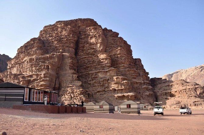 From Petra to Wadi Rum, then back to Amman or the airport. - The Wadi Rum Protected Area approach: from town roads to pink desert