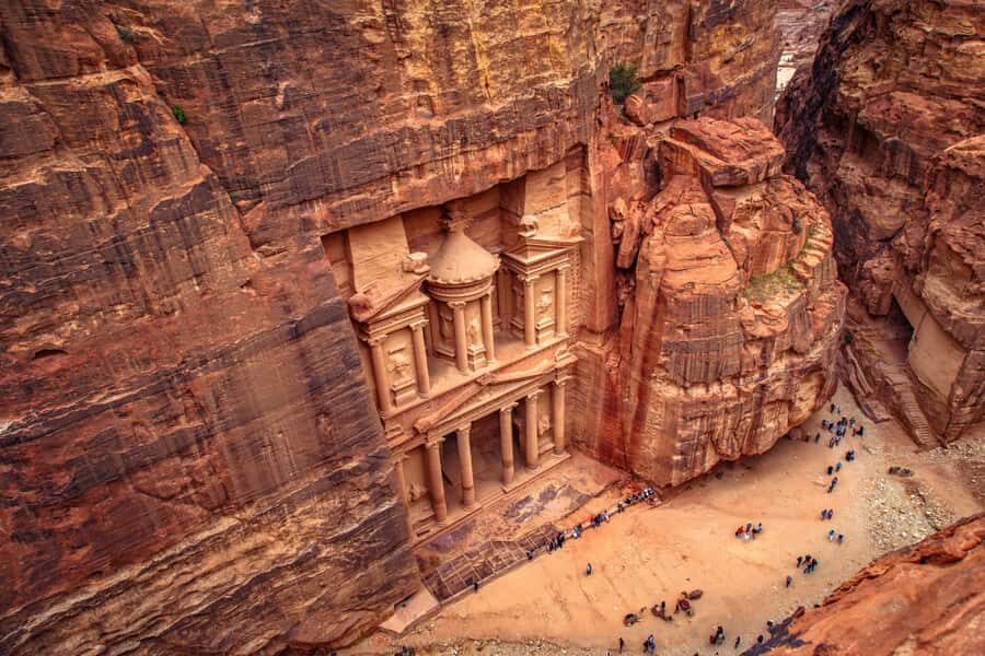 From Tel Aviv: Full-Day Trip to Petra with Roundtrip Flights - Entering Petra: Siq to Al-Khazneh (Treasury) Without the Guesswork
