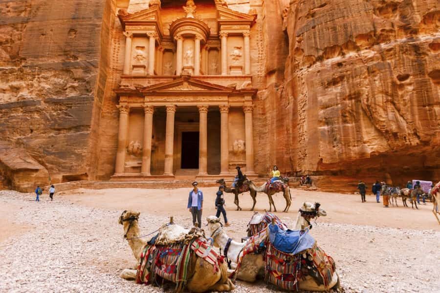 From Tel Aviv: Full-Day Trip to Petra with Roundtrip Flights - The Optional 200-Meter Horse Ride at the Entrance