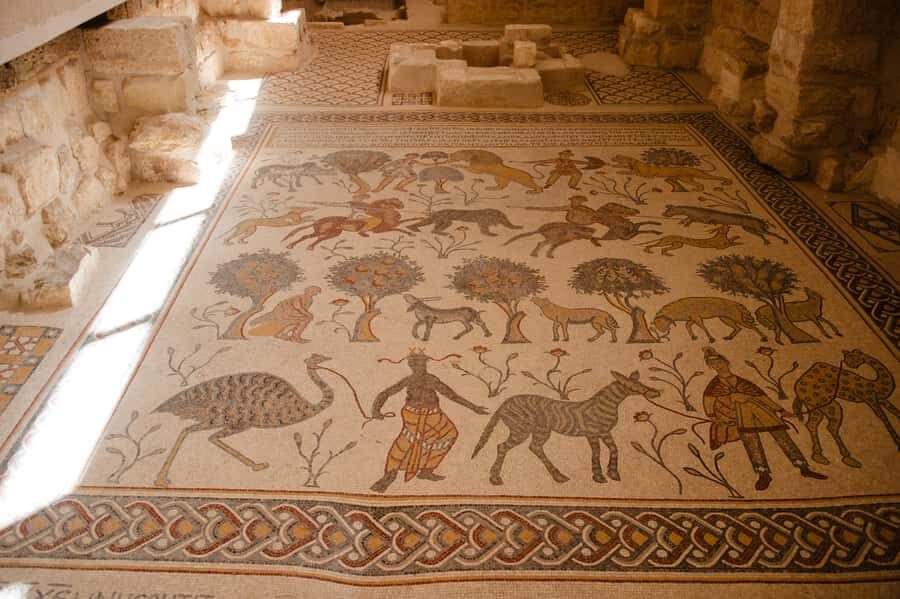 From Tel Aviv: Petra and Wadi Rum 3-Day Tour - Petra with a guide: the Siq to the Treasury, then your own route