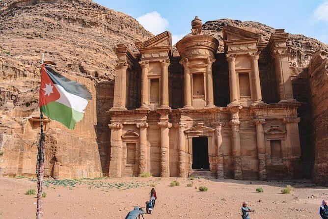 Full day Petra & Wadi Rum 01 hour stop in Dead Sea from Amman - Who Should Book This Petra–Wadi Rum Day Trip?