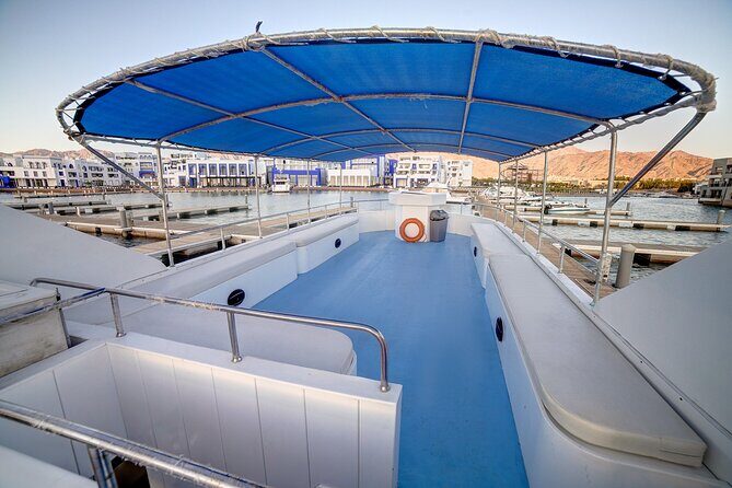 Glass-Bottom Boat 2-hours Tour and Coral-Reef Viewing from Aqaba - Staff, explanations, and the “it’s handled” factor