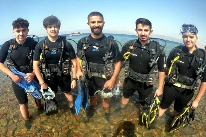 Guided Scuba Diving Adventure in Aqaba - Neutral buoyancy and moving in three dimensions