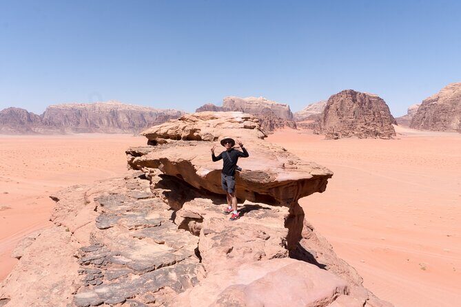 Half day Jeep and camel tour No stay - The Little Bridge Climb and Soft-Sand Dunes