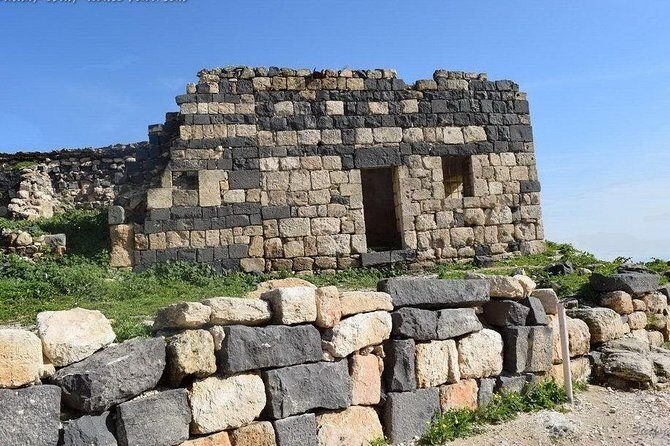 Jerash, Ajloun, and Umm Quais Full-Day Tour - Umm Qais: Decapolis ruins and big north-Jordan panoramas