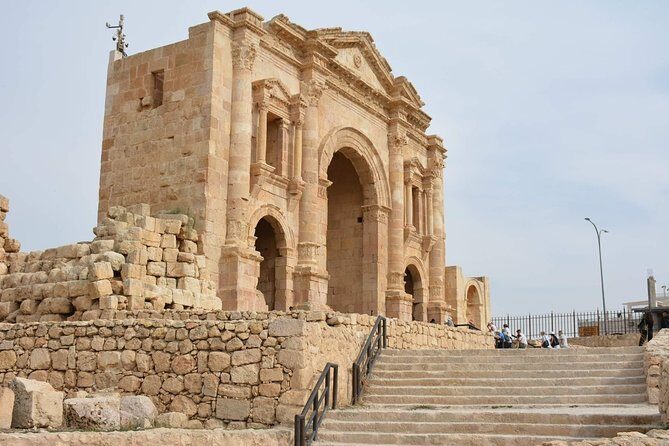 Jordan Private Driver Services | The Jordanian Mappers - Comfort on the road: AC, WiFi, and clean rides