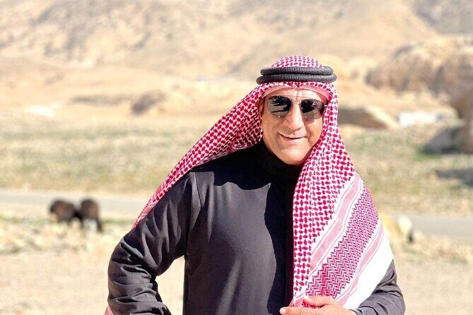 Jordan Tour: Private Driver - Luxurious car - Comfort on the clock: Wi‑Fi, AC, water, and juice