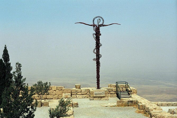 Madaba, Mount Nebo, and Dead Sea from Amman with Lunch - Madaba: St. George’s Church and the Mosaic Map you can walk on