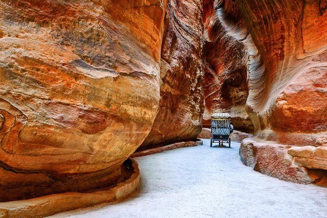 Petra and Wadi Rum Day Trip from Amman - Lunch timing and energy reset before Wadi Rum