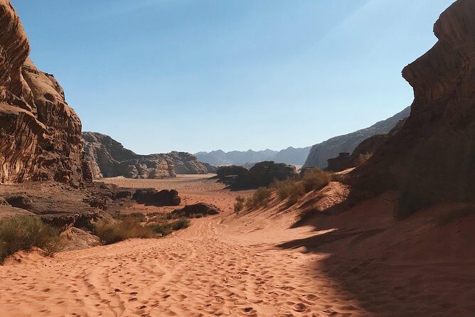 Petra and Wadi Rum in One Day | The Jordanian Mappers - Petra at Wadi Musa: Lunch First, Then the Guided Walk