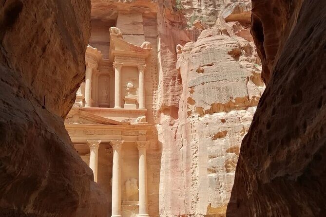 Petra Full Day Private Group Tour from Amman & return - Entering Petra: UNESCO Rose City in a tightly planned 6-hour visit