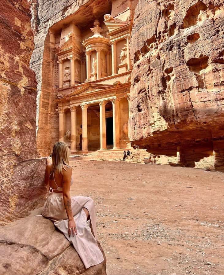 Petra Full-Day Private or Group Tour From Amman - Getting to Petra: how the timing can shape your photos and your mood