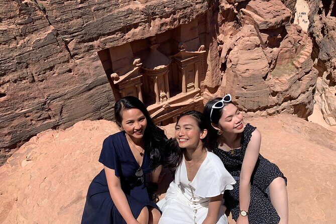 Private Full Day Tour from Amman to Petra City - The car comforts that make a long day actually manageable