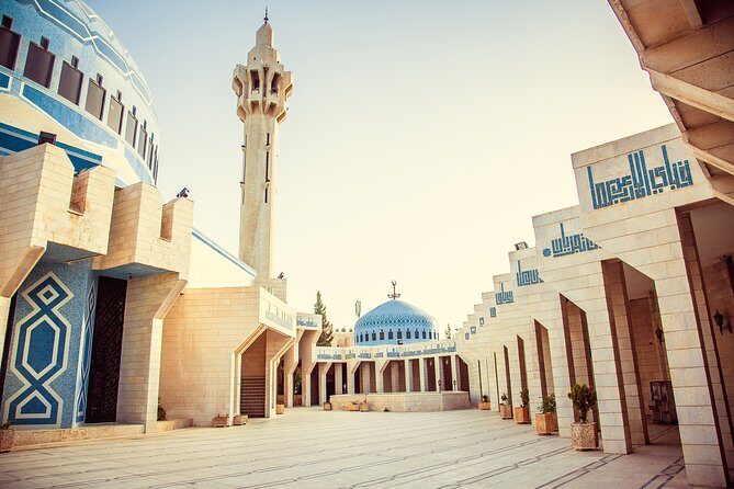 Private Panoramic Amman Tour and Local Lunch or Dinner-Wine Taste - King Abdullah Mosque and the Center-City Classics