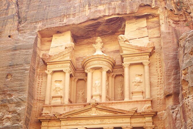 Private Petra Back Entrance Tour with Guide . - Colonnaded Street: the 850-step downhill leg