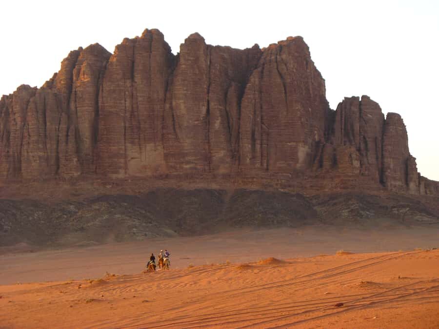 Wadi Rum: 10 Hour Jeep Tour Pass, Camel, Sandbording & Lunch - Red rock wonders: what makes the tour’s Wadi Rum stops special