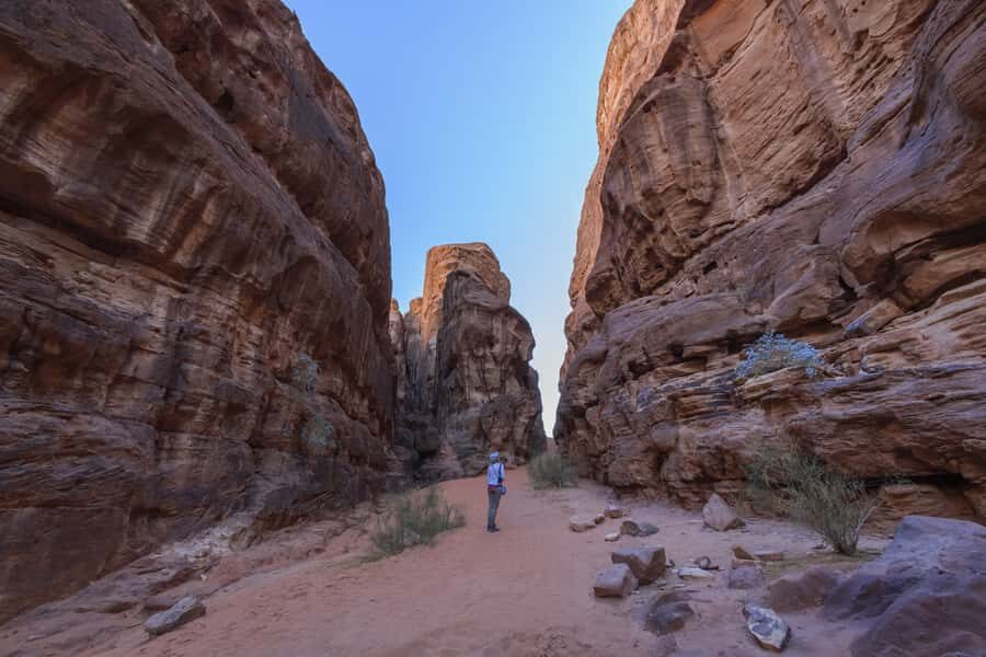Wadi Rum: Explore 10-Hour Jeep Tour Pass, Guide, Meal & Stay - The bathroom reality: plan for a desert night before dinner