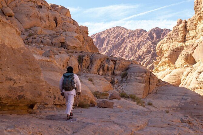 Wadi Rum: Mountain Hike with Lunch & Scenic Valley Tour - Lunch in the Shade and Bedouin Tea That Breaks the Day